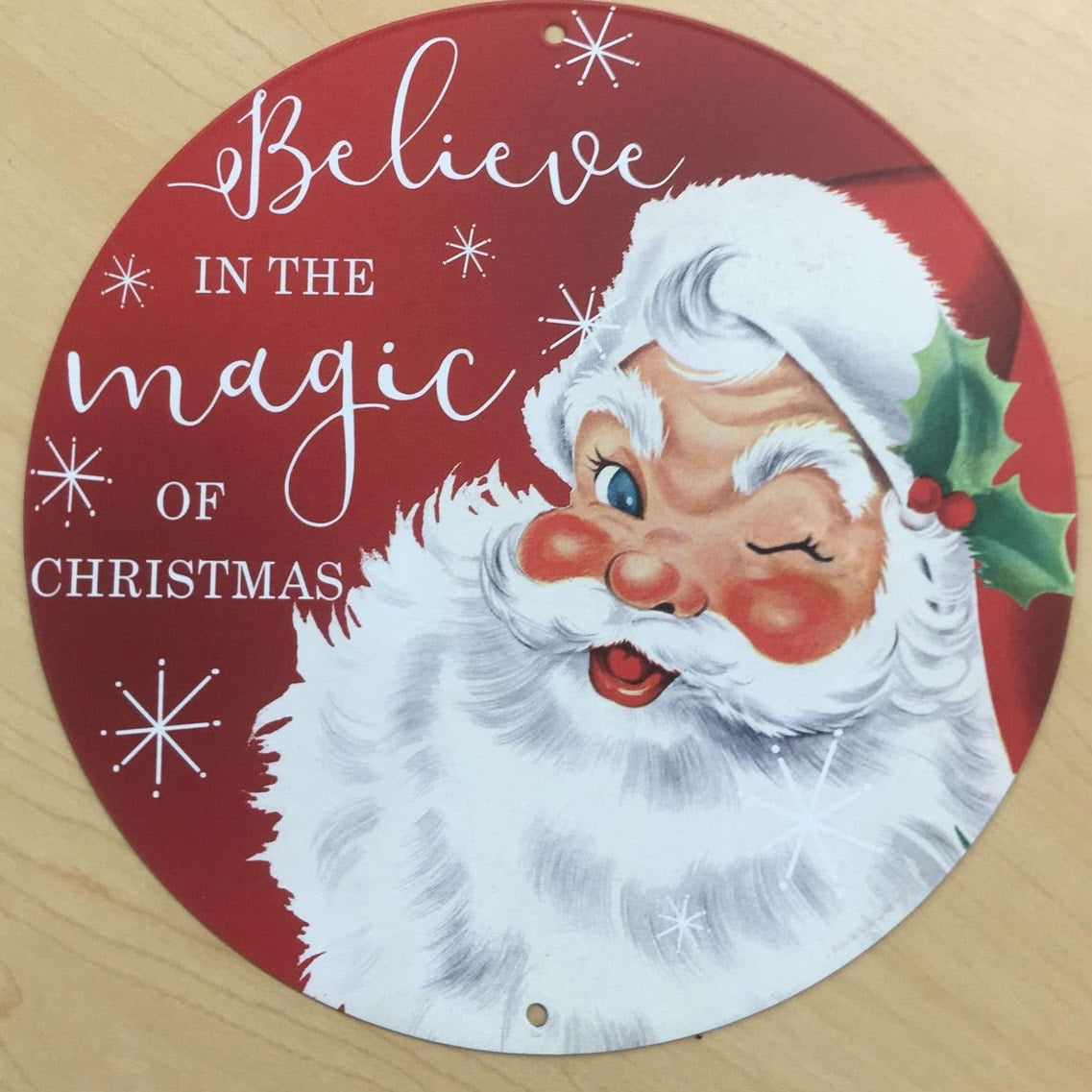 MD0957  8"Dia Tin Believe In The Magic Santa Sign Red/White